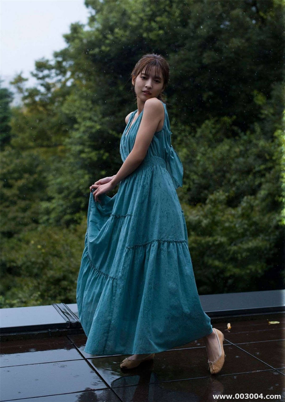 新条由芽写真集《Elle est très belle》高清全本