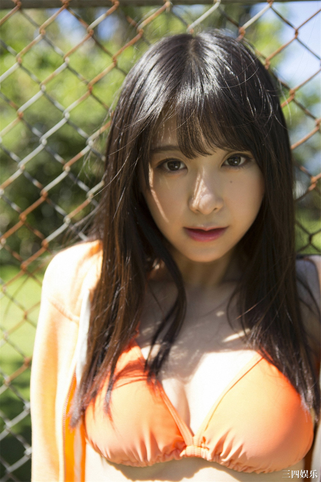 真岛なおみ写真集《美ボディSEXY!! ９頭身ドール系女子!!》高清全本