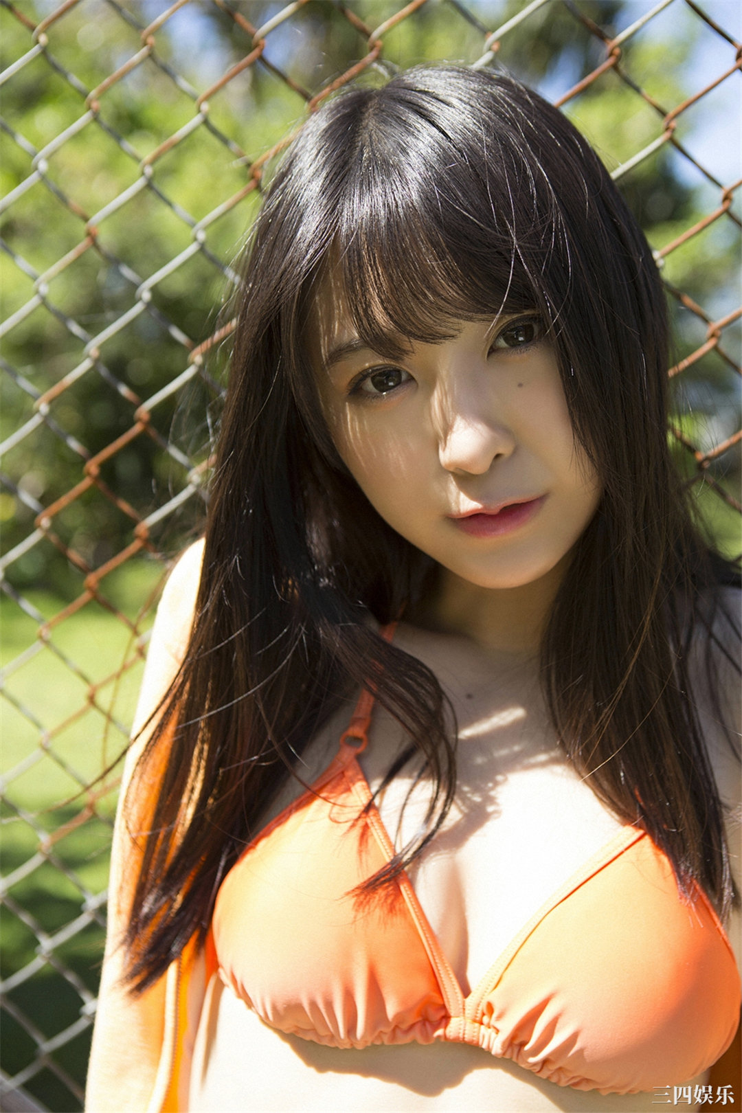 真岛なおみ写真集《美ボディSEXY!! ９頭身ドール系女子!!》高清全本