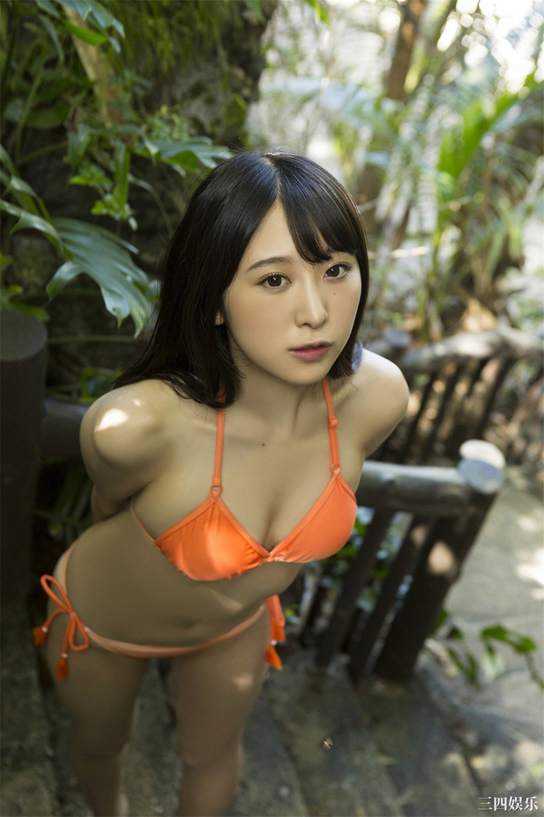 真岛なおみ写真集《美ボディSEXY!! ９頭身ドール系女子!!》高清全本