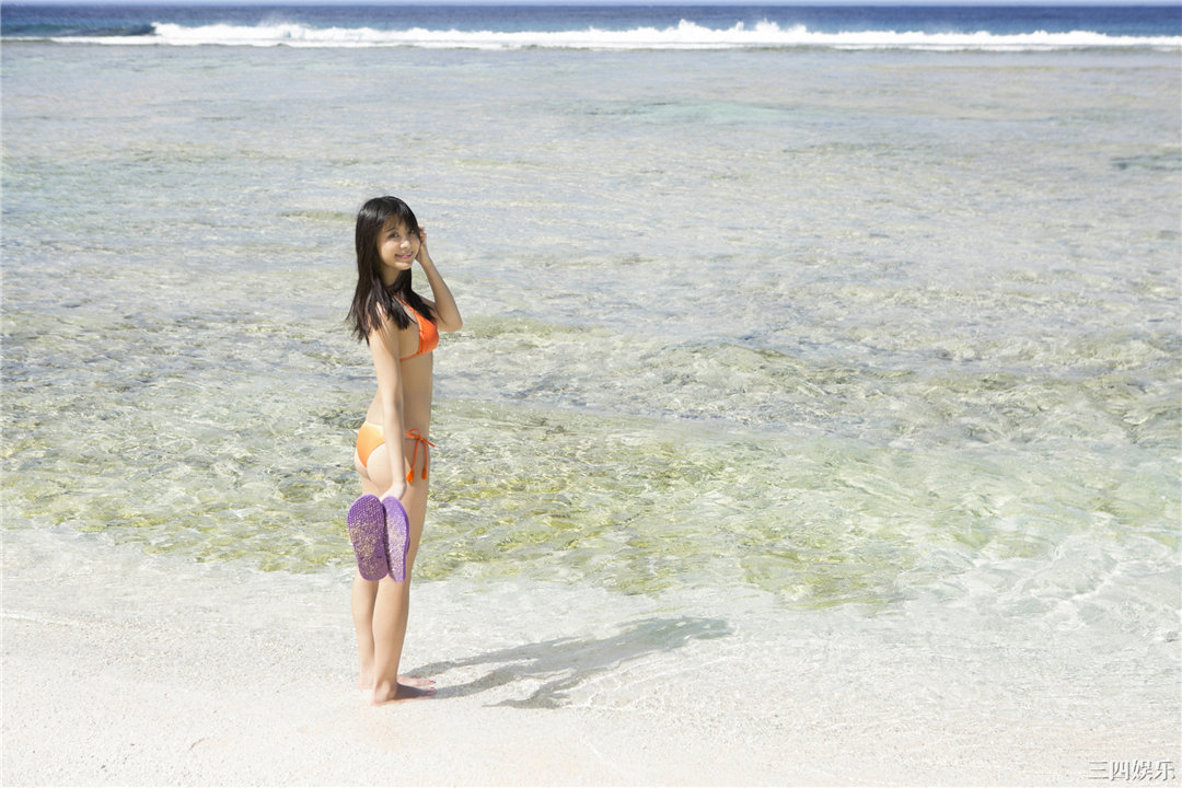 真岛なおみ写真集《美ボディSEXY!! ９頭身ドール系女子!!》高清全本