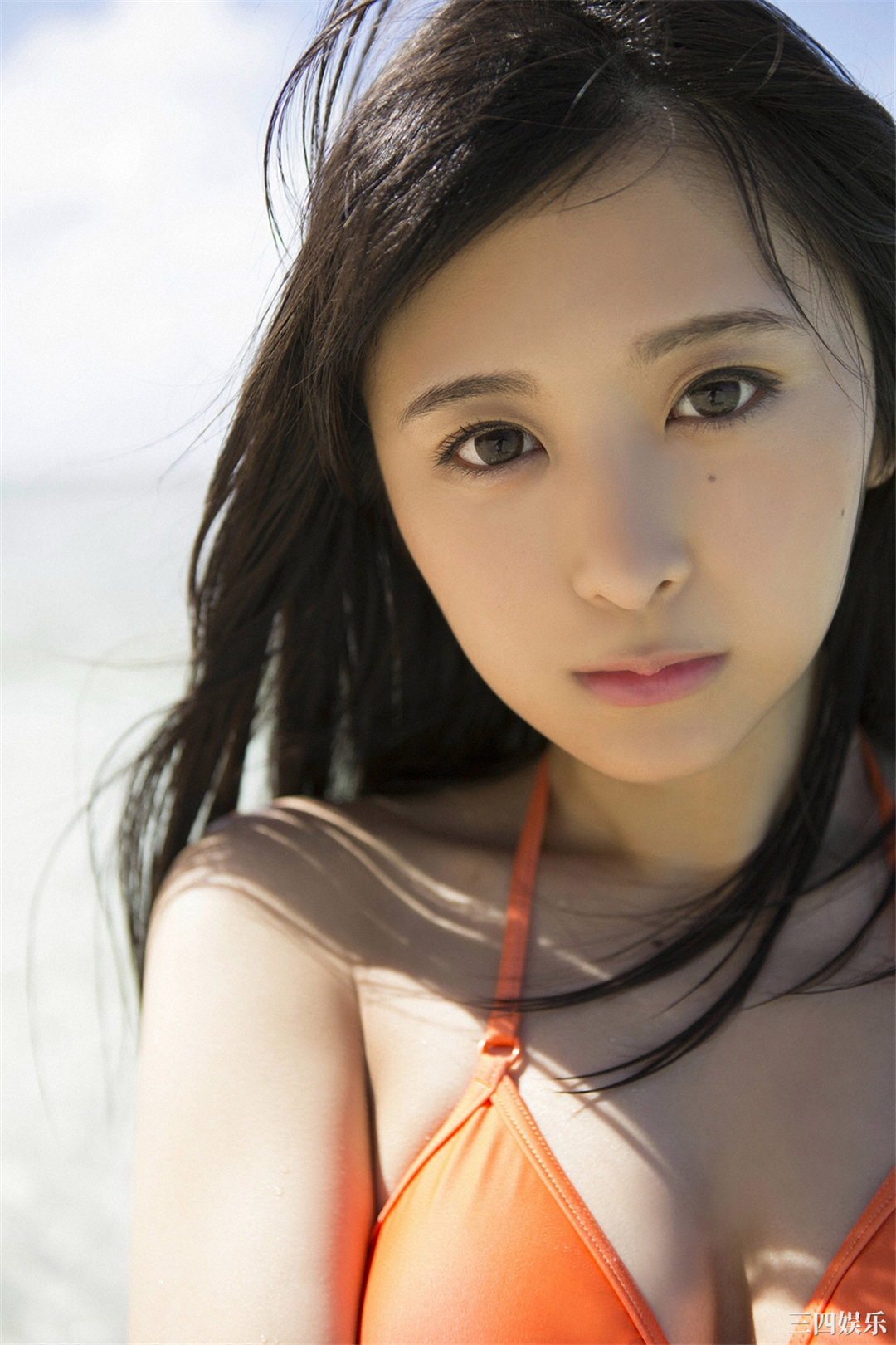 真岛なおみ写真集《美ボディSEXY!! ９頭身ドール系女子!!》高清全本