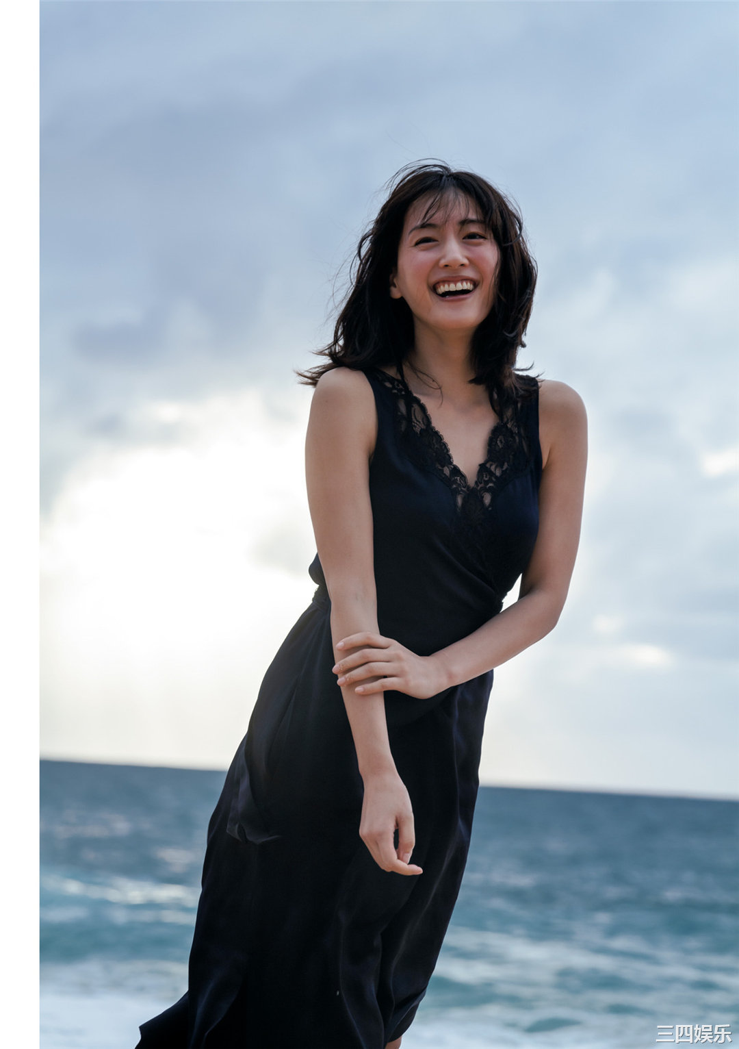 绫濑遥写真集《ハルカノイセカイ 02》高清全本