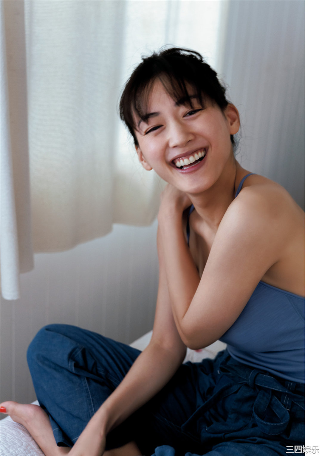 绫濑遥写真集《ハルカノイセカイ 02》高清全本