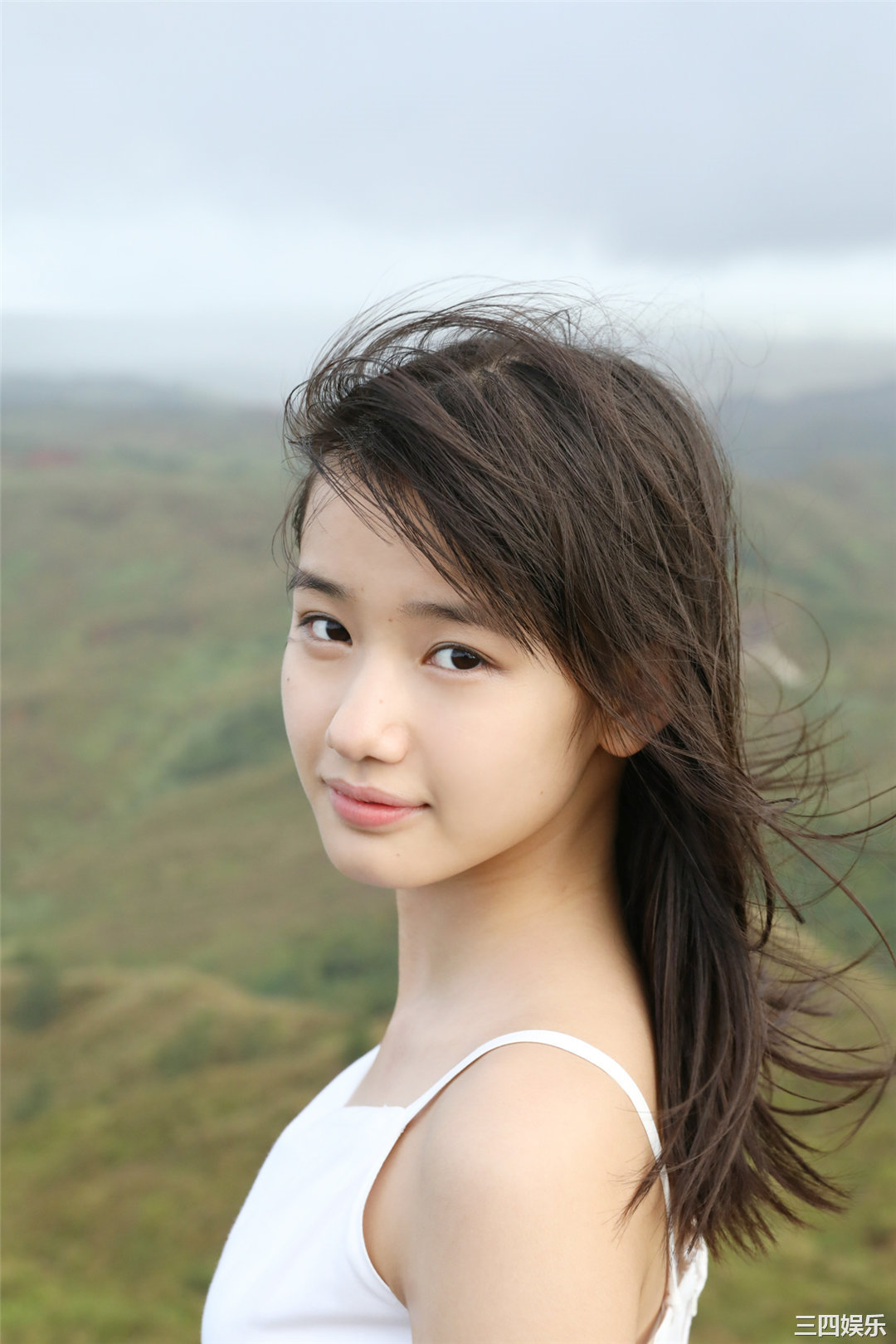 横山玲奈写真集《 Hello! Project Digital Books Vol.187 》高清全本