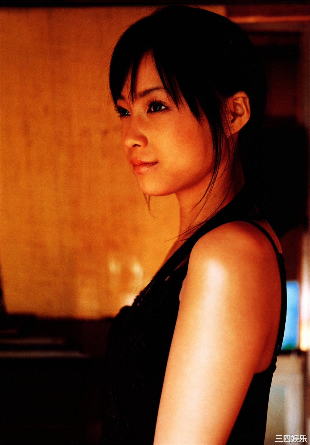 龟井绘里写真集《亀井絵里》高清全本