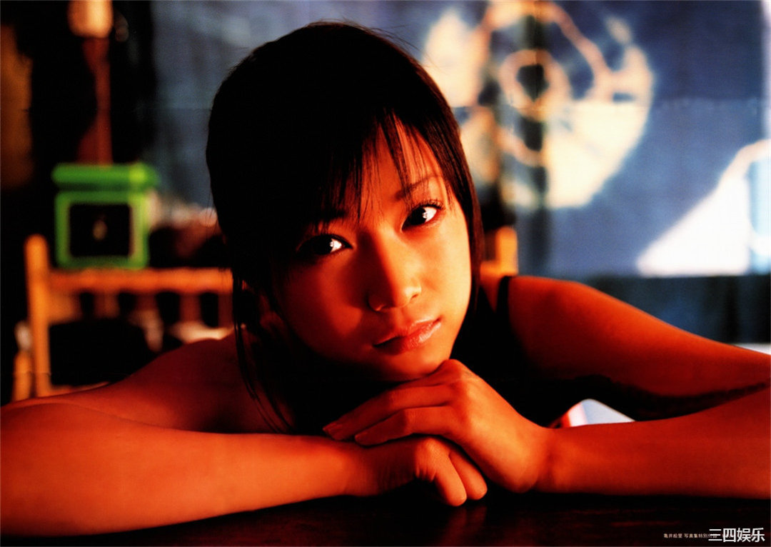 龟井绘里写真集《亀井絵里》高清全本