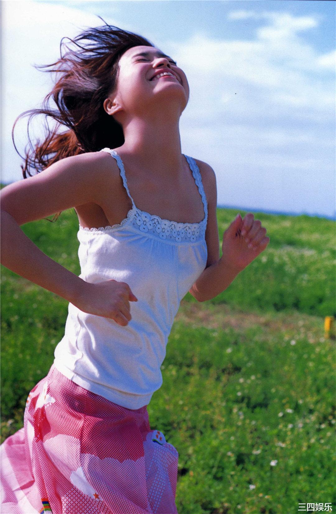 龟井绘里写真集《20はたち》高清全本