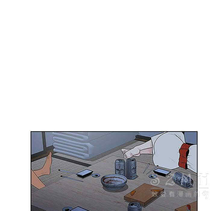 被女神环绕的男人