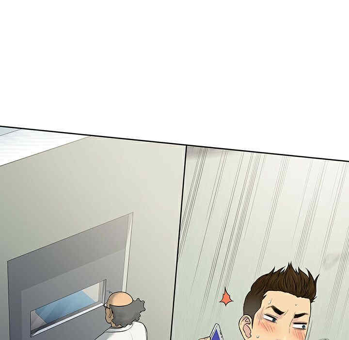 被女神环绕的男人