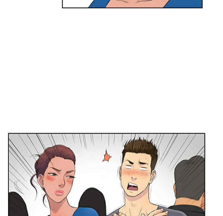 被女神环绕的男人