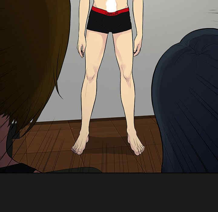 被女神环绕的男人