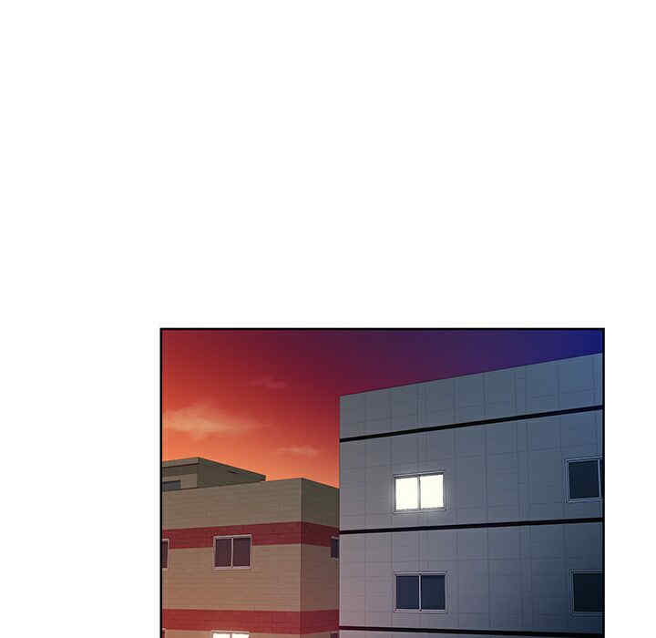 被女神环绕的男人