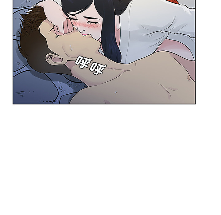 被女神环绕的男人