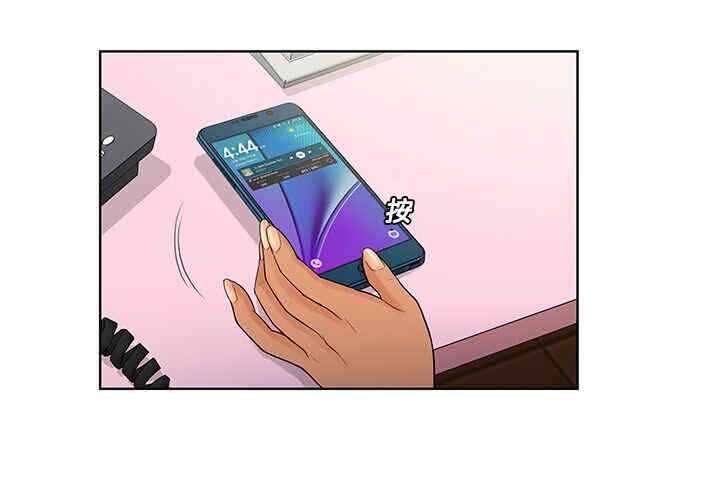 被女神环绕的男人