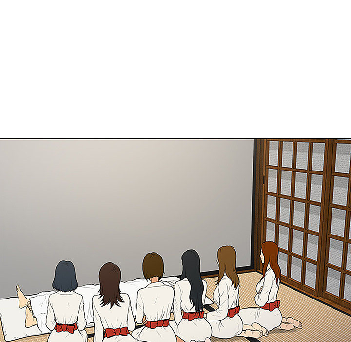 被女神环绕的男人