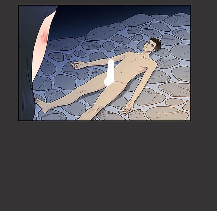 被女神环绕的男人