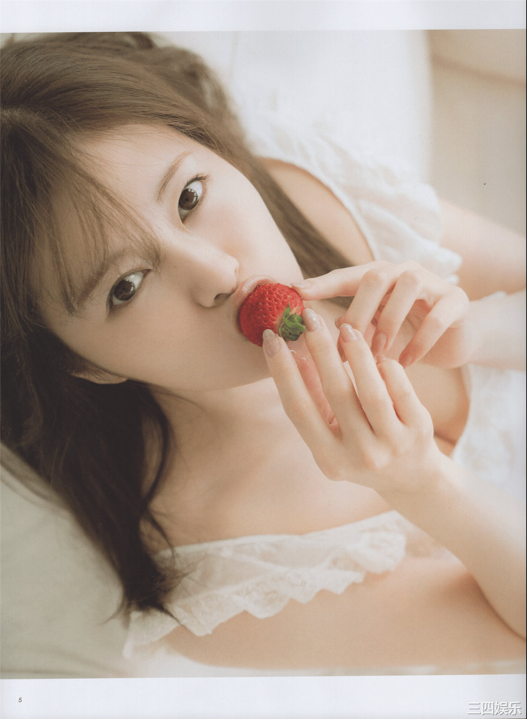 白石麻衣写真集《乃木坂46卒業記念メモリアルマガジン》高清全本