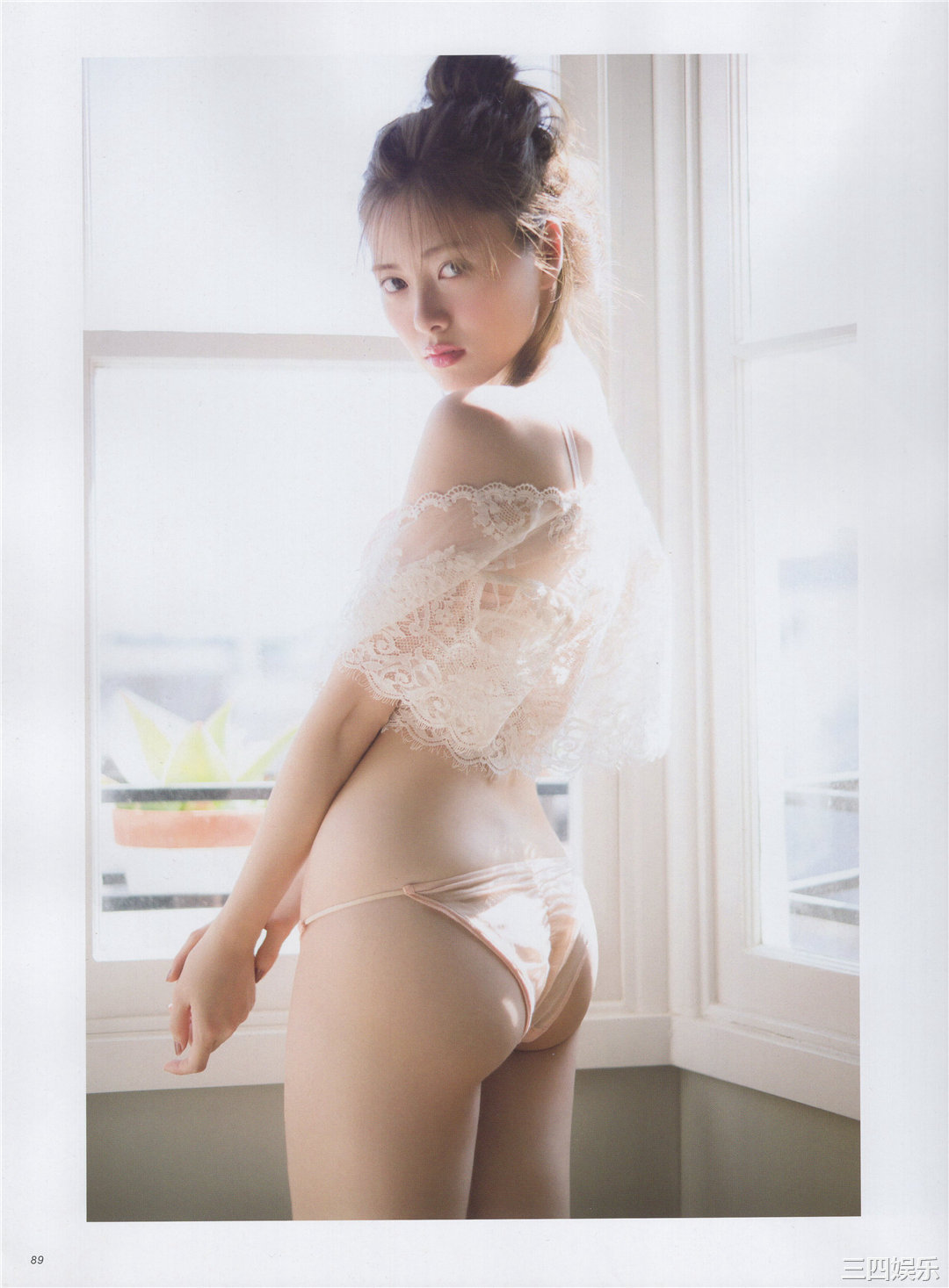 白石麻衣写真集《乃木坂46卒業記念メモリアルマガジン》高清全本