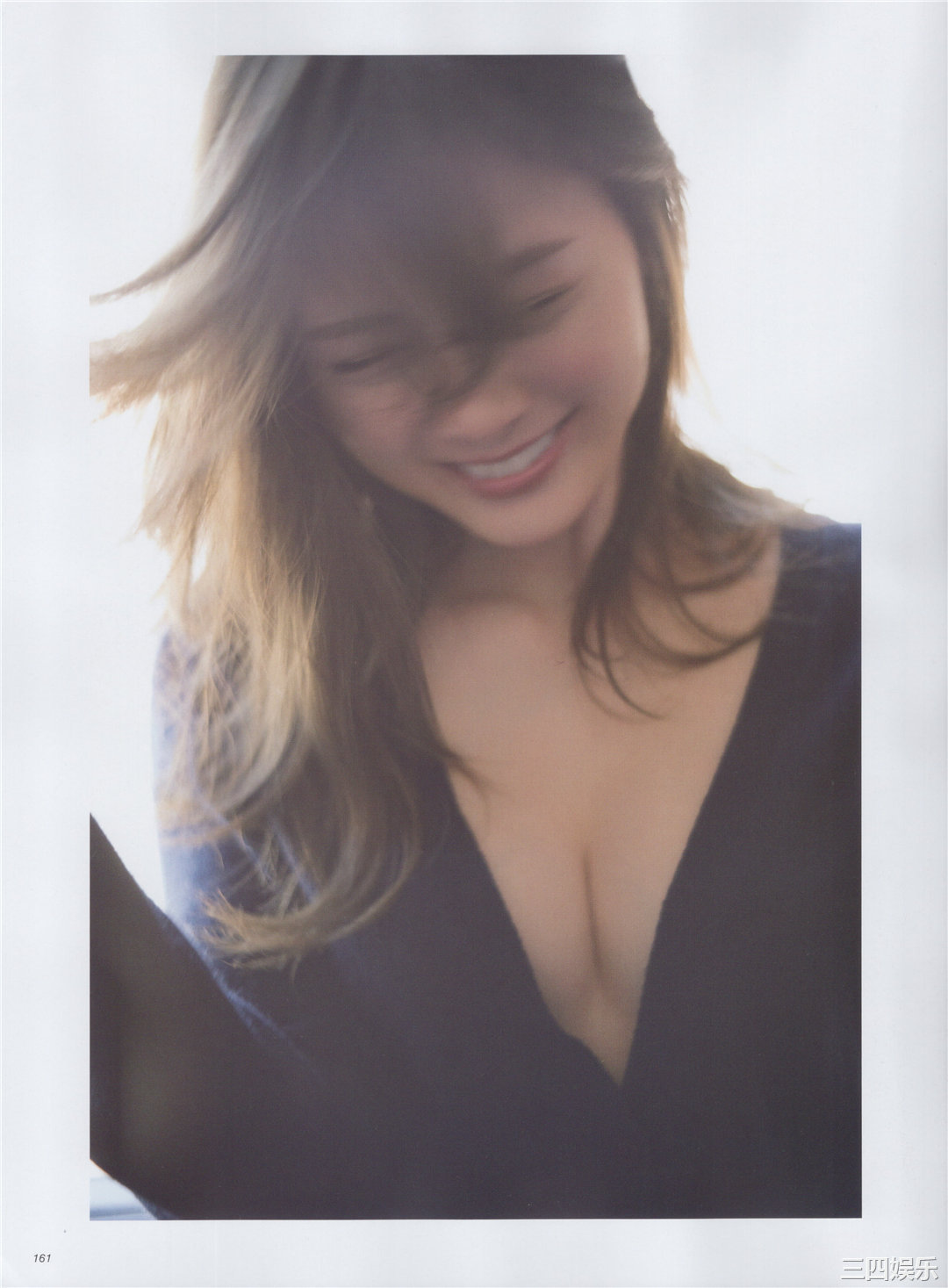 白石麻衣写真集《乃木坂46卒業記念メモリアルマガジン》高清全本