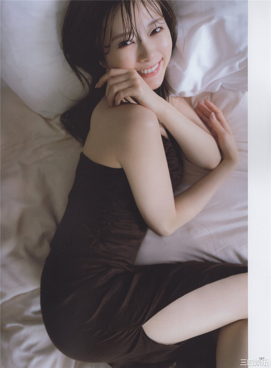 白石麻衣写真集《乃木坂46卒業記念メモリアルマガジン》高清全本