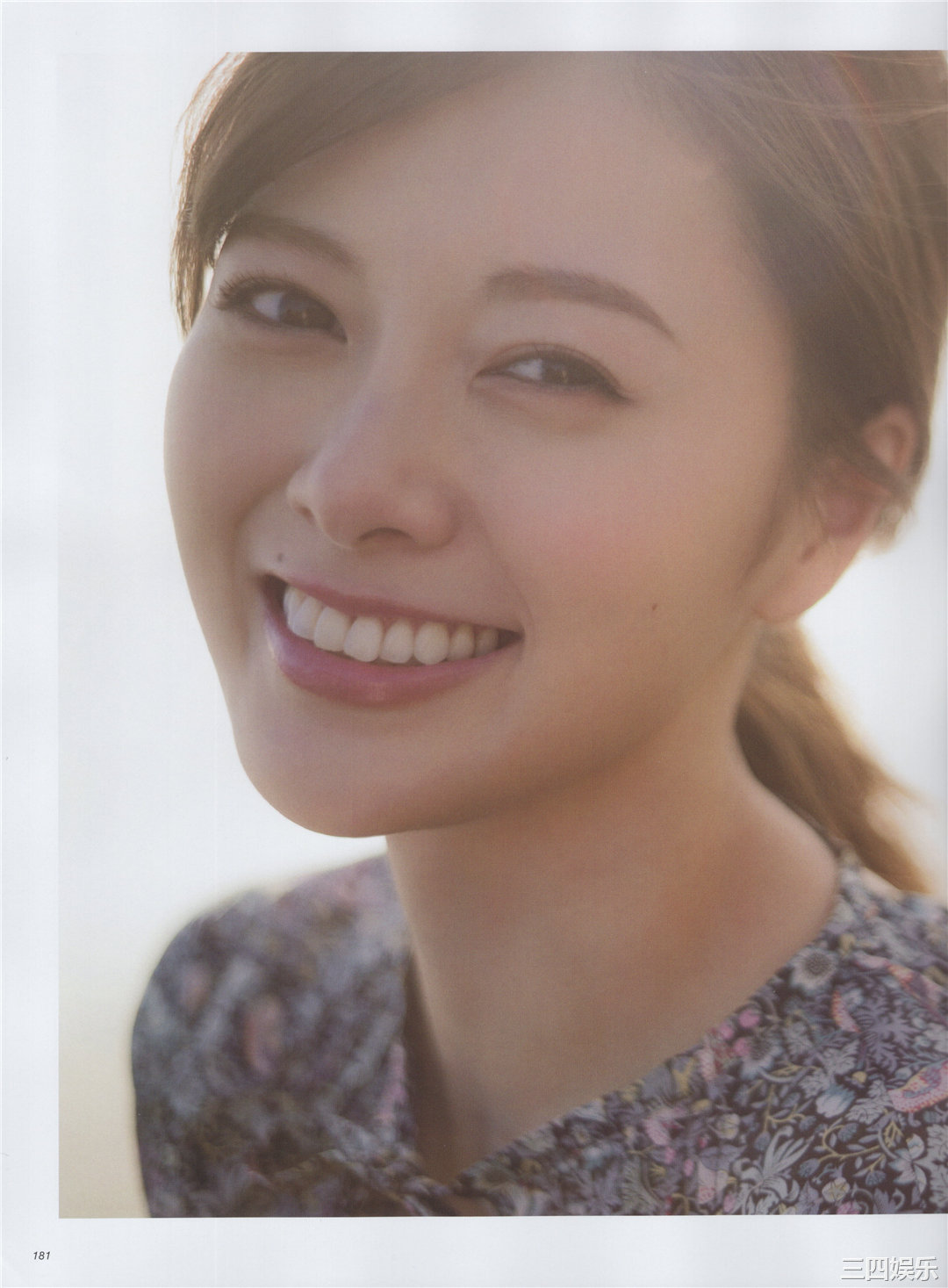 白石麻衣写真集《乃木坂46卒業記念メモリアルマガジン》高清全本