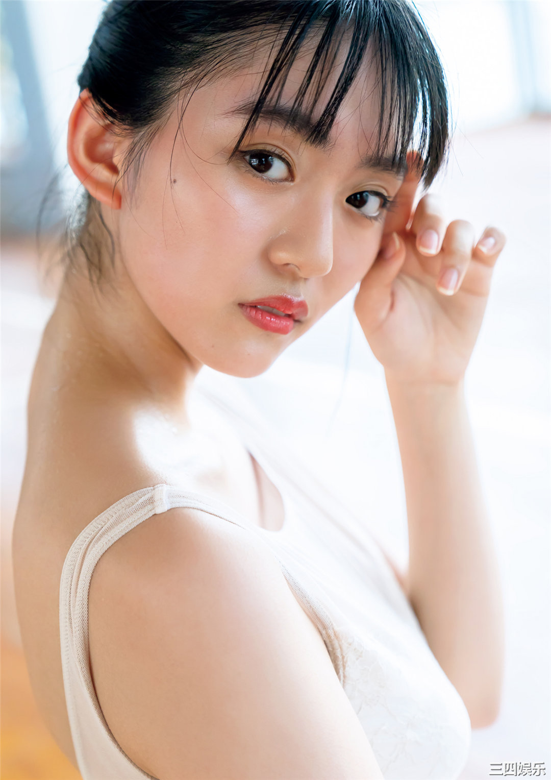 丰田露娜1ST写真集《月－Ｌｕｎａ－》高清全本