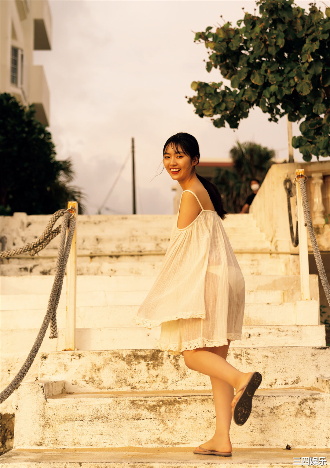 丰田露娜1ST写真集《月－Ｌｕｎａ－》高清全本