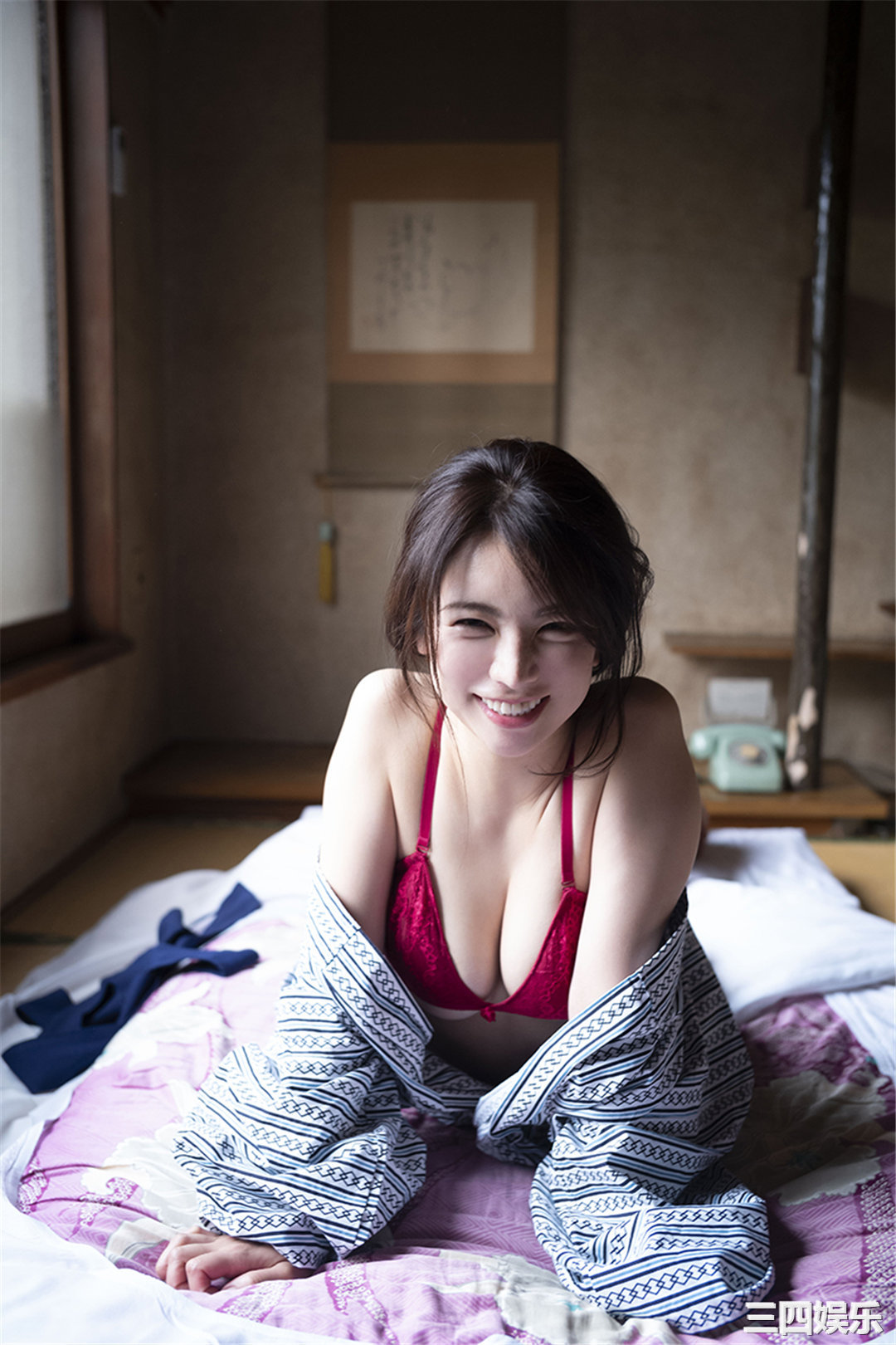 仲村美海写真集《雨の日は君と…》高清全本