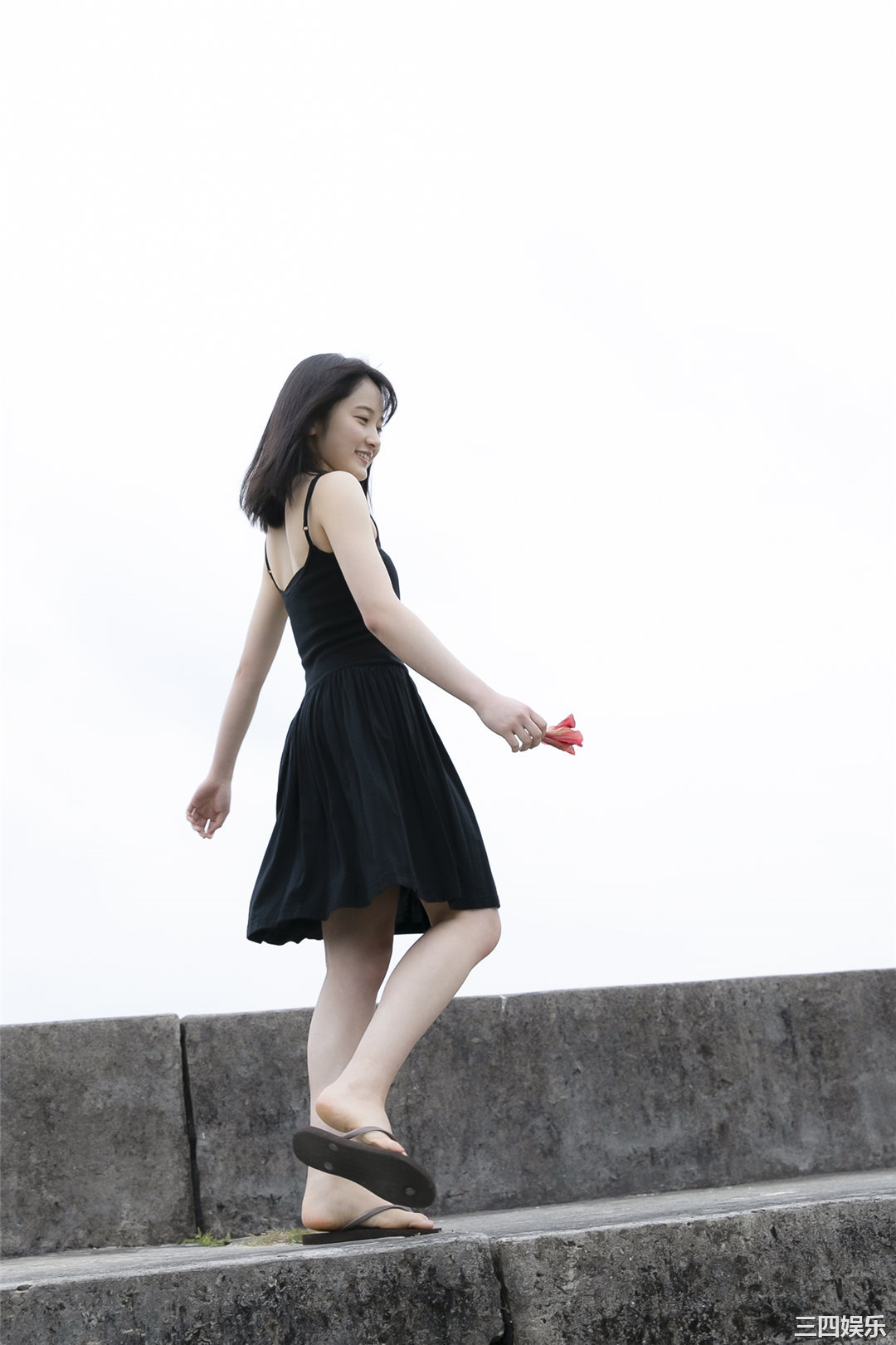 森户知沙希写真集《[Hello! Project Digital Books] Vol.207 Chisaki Morito 森戸知沙希》高清全本