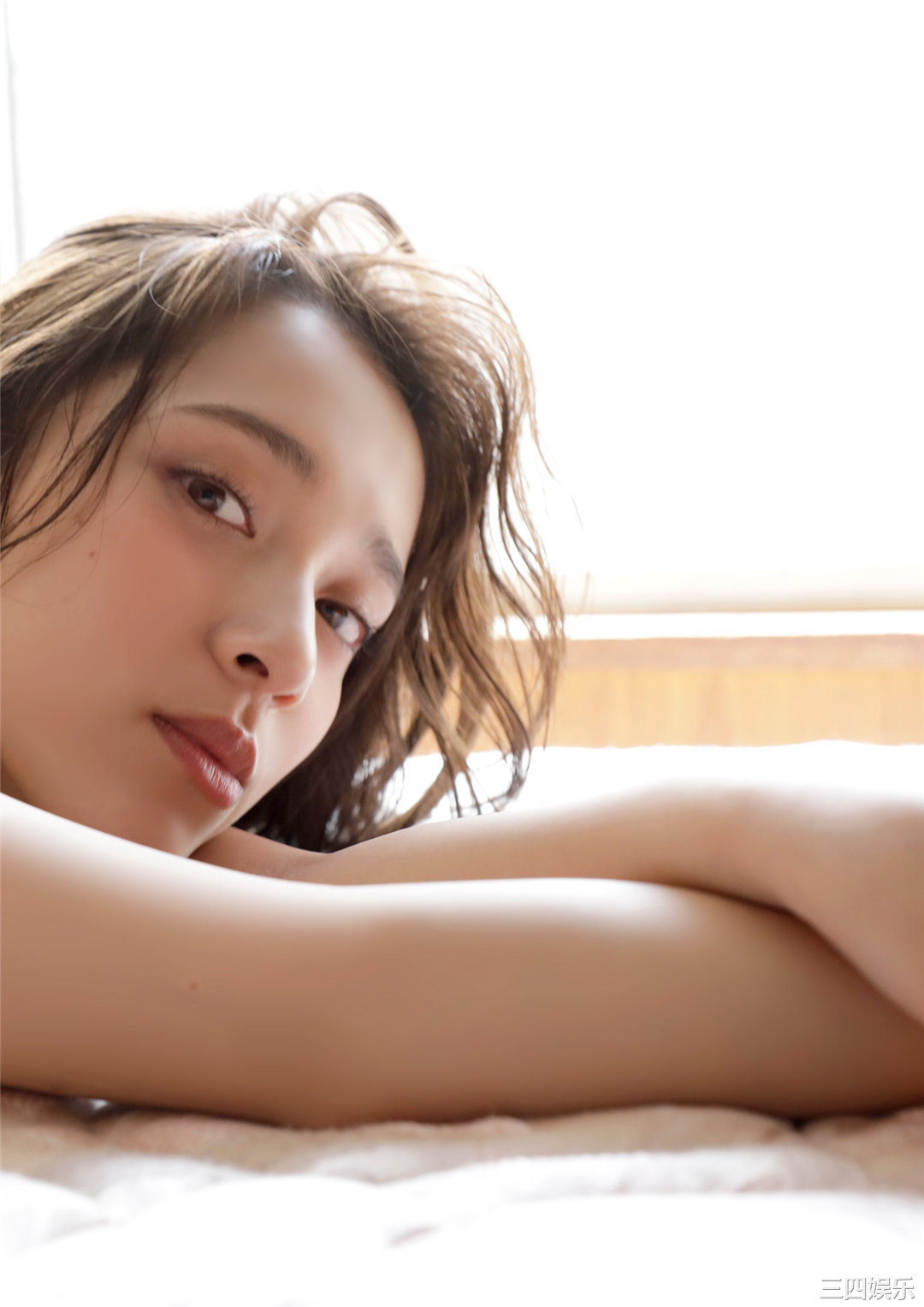 都丸纱也华写真集《ヴィーナスの眼差し》高清全本