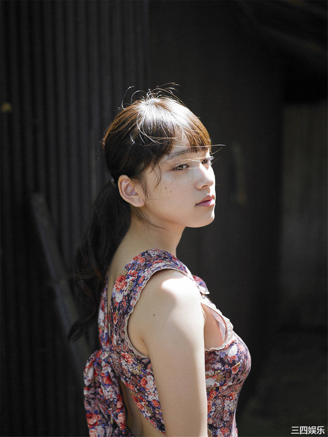 都丸纱也华写真集《[WPB-net] No.184 夏の扉をあけて》高清全本