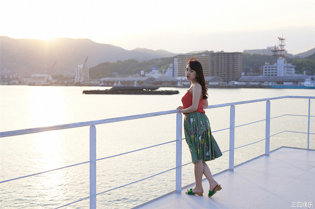 都丸纱也华写真集《[WPB-net] No.184 夏の扉をあけて》高清全本