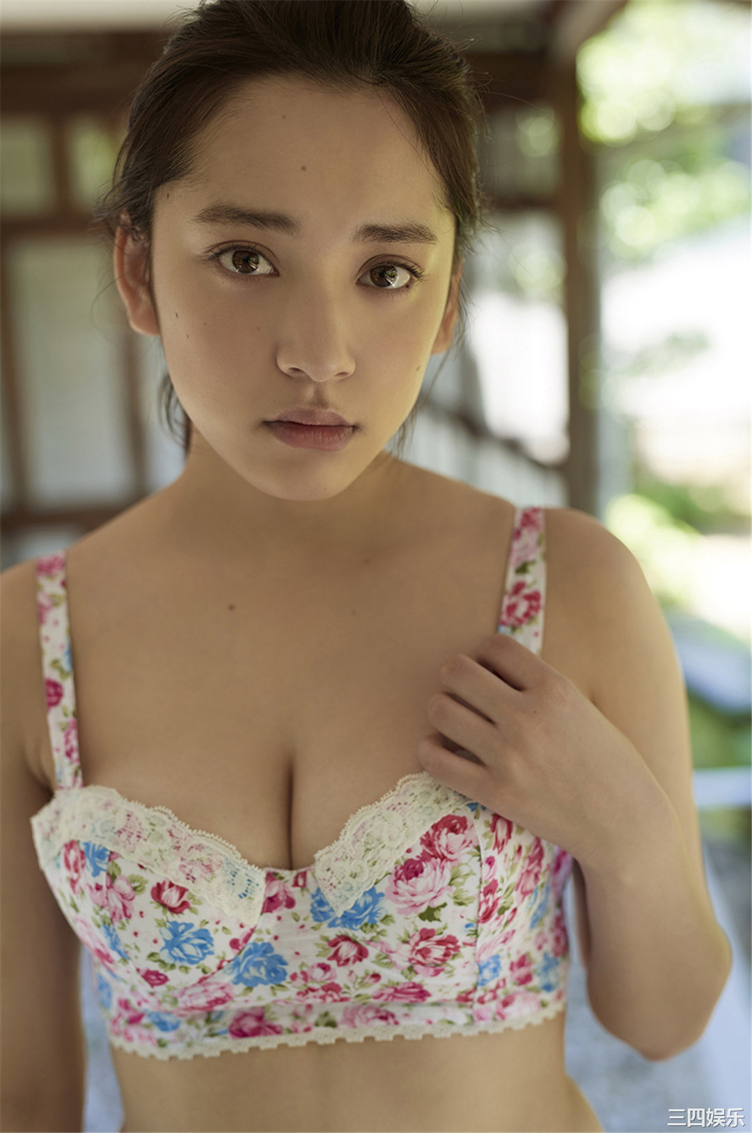 都丸纱也华写真集《[WPB-net] No.184 夏の扉をあけて》高清全本