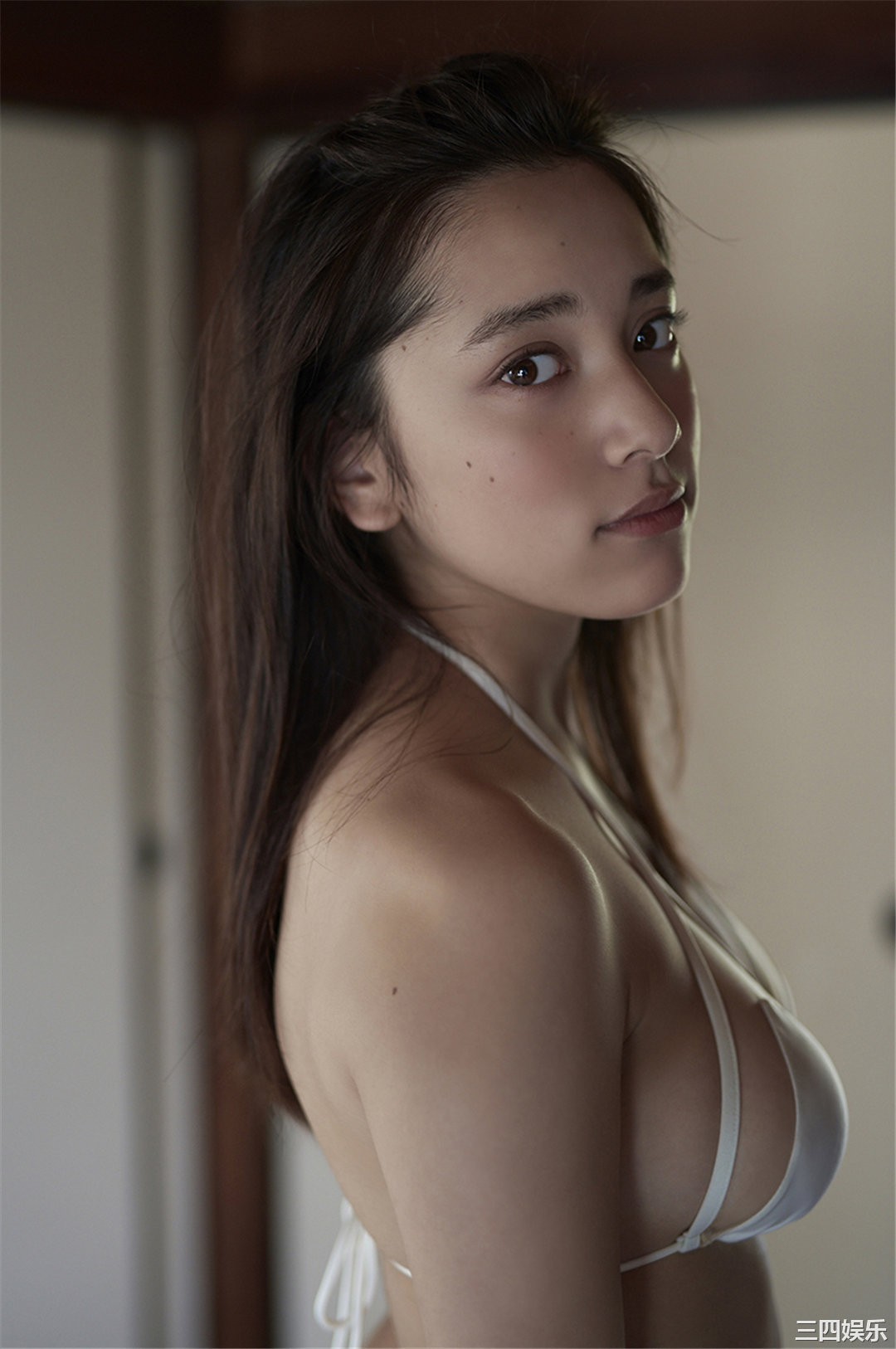 都丸纱也华写真集《[WPB-net] No.184 夏の扉をあけて》高清全本