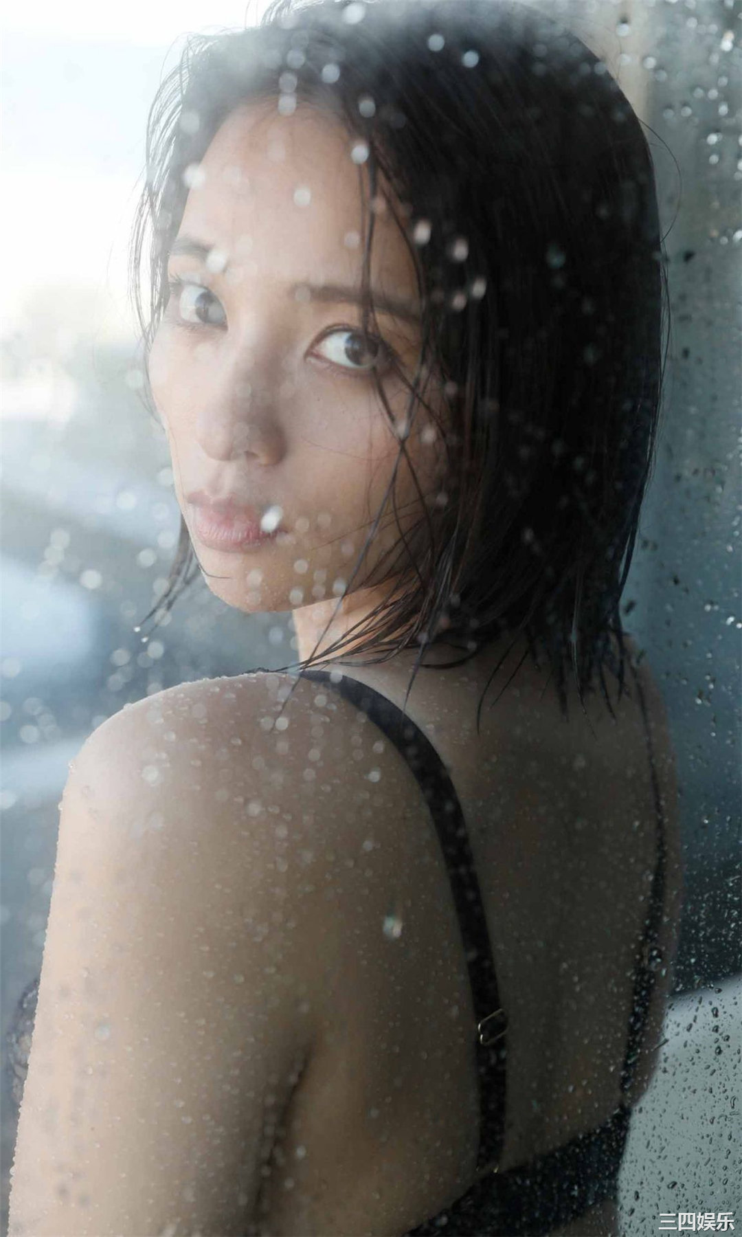 水崎绫女写真集《最後の恋》普清全本