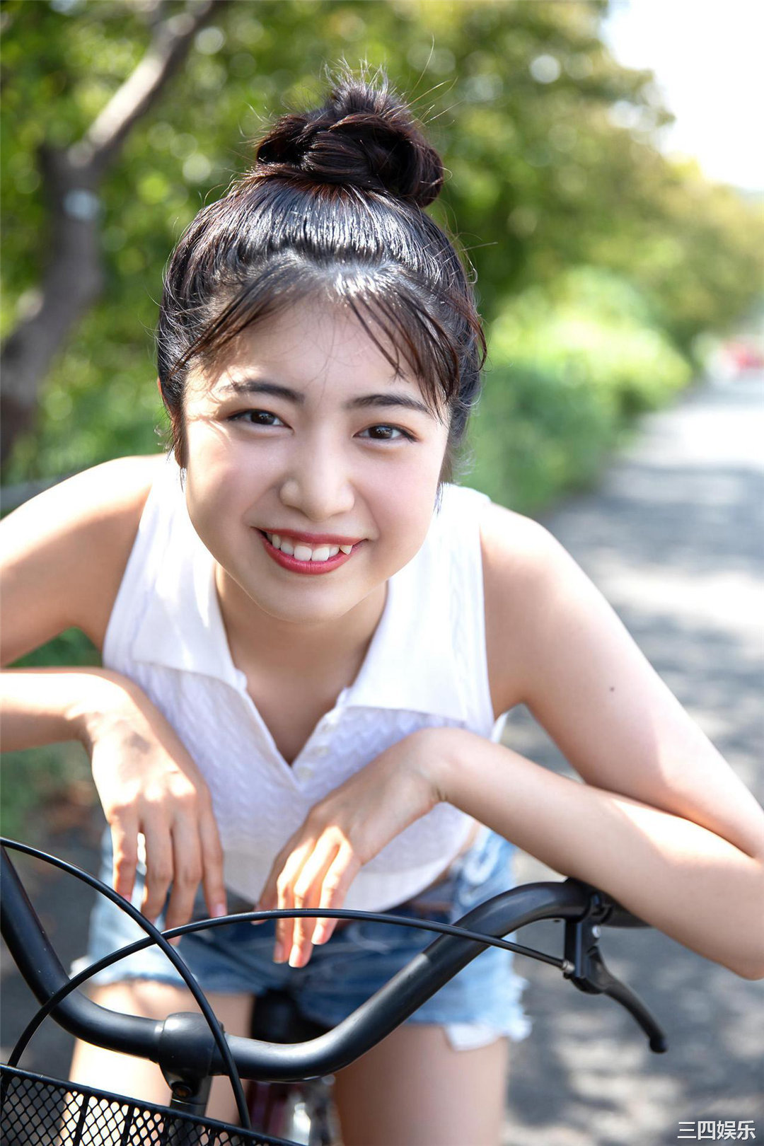 吉田莉樱写真集《Clear》高清全本