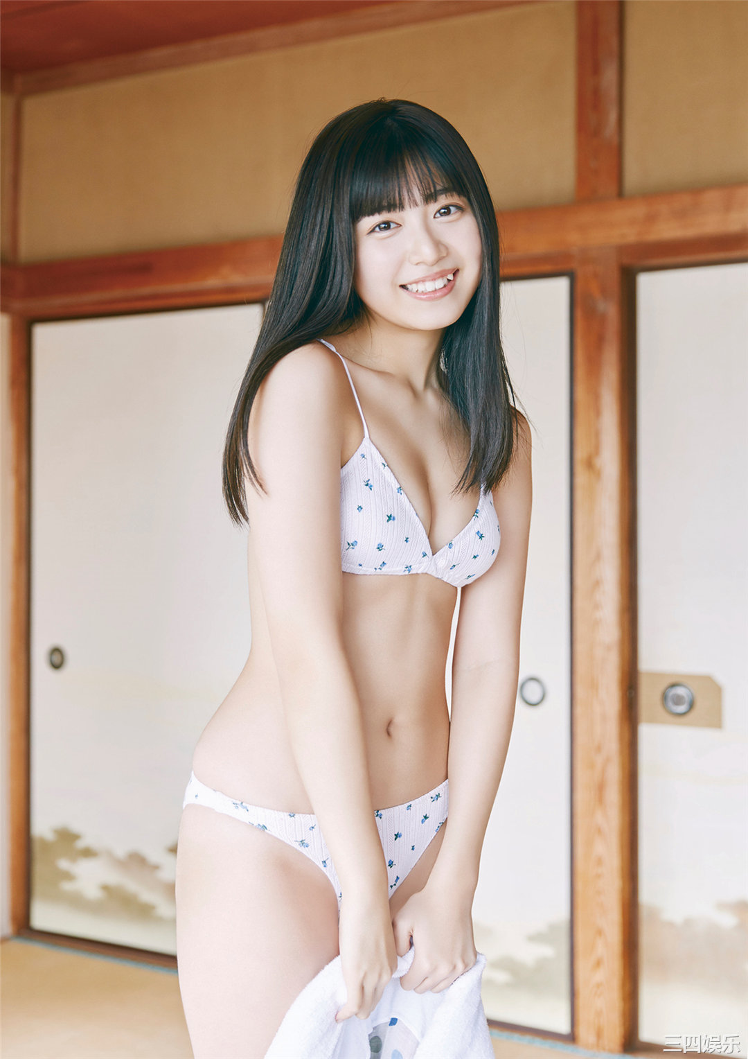 吉田莉樱写真集《気づいたら、恋。》高清全本