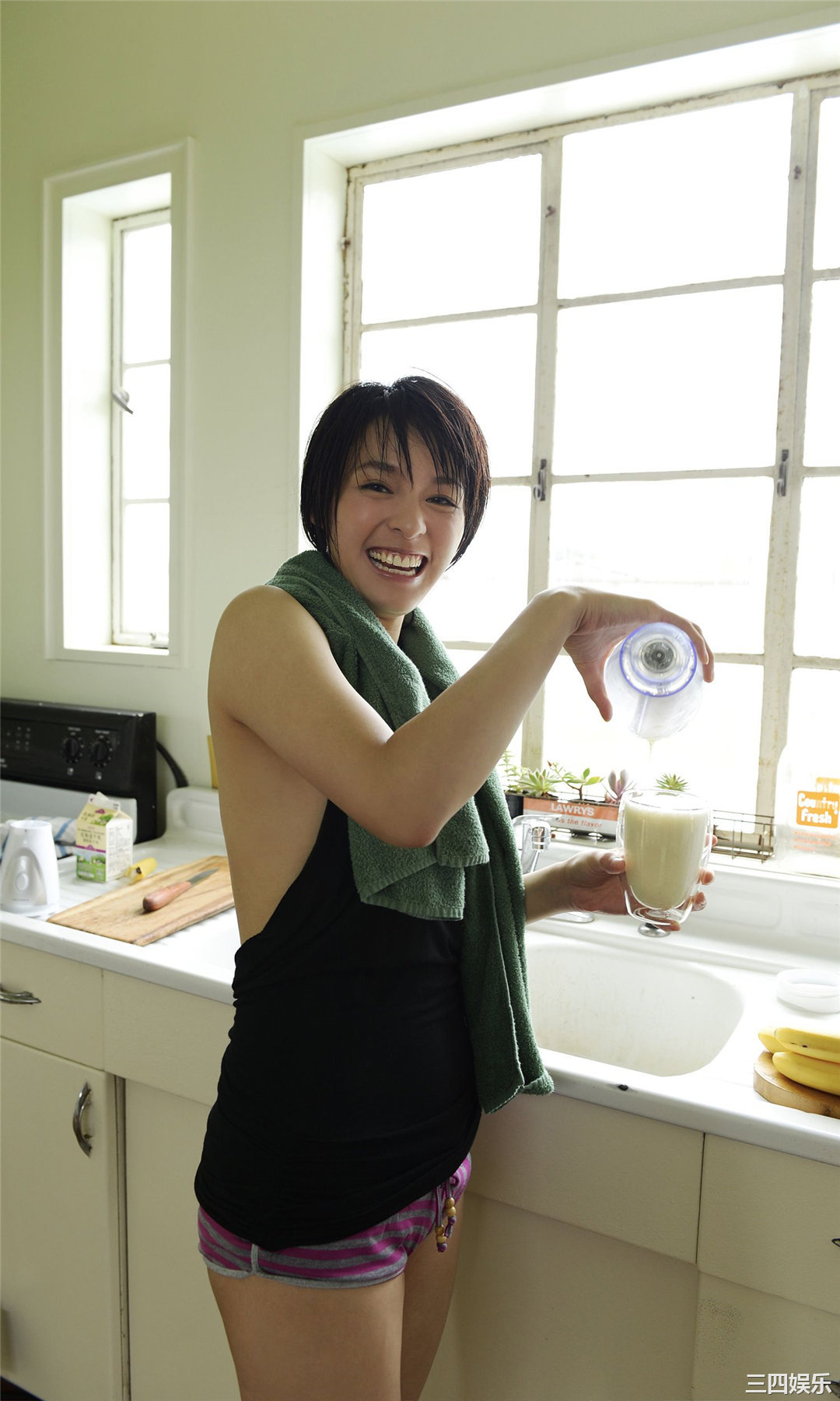 大泽光写真集《仮面ライダー新ヒロインはショートカット美女》高清全本