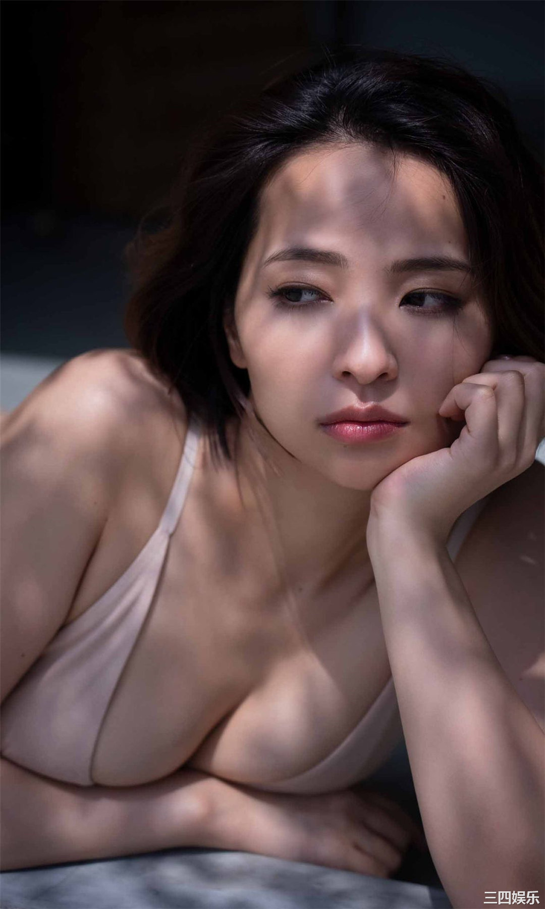 水崎绫女写真集《恋慕る》普清全本