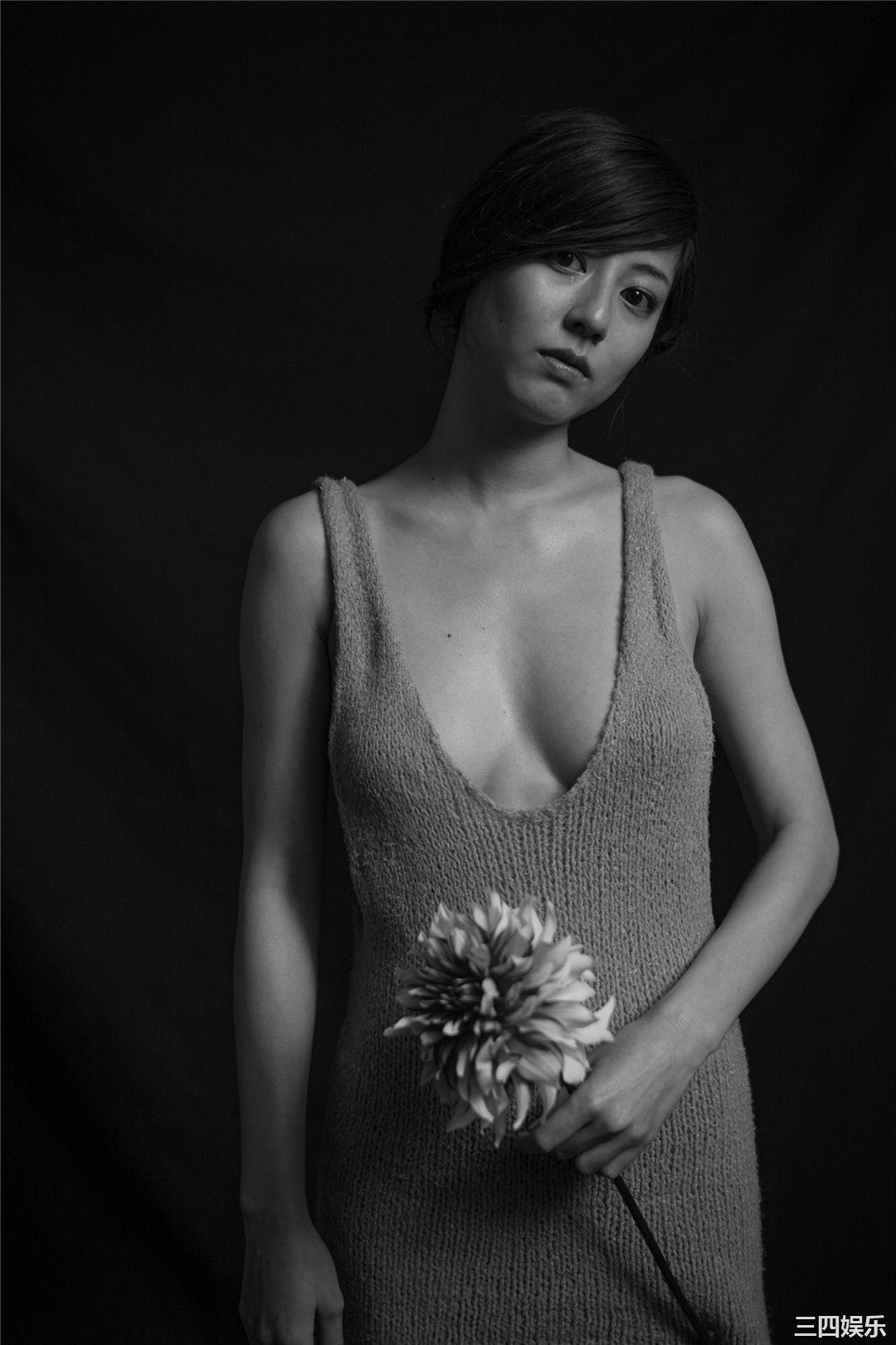 杉本有美写真集《杉本有美×松田忠雄 yumi-mono-chrome》高清全本