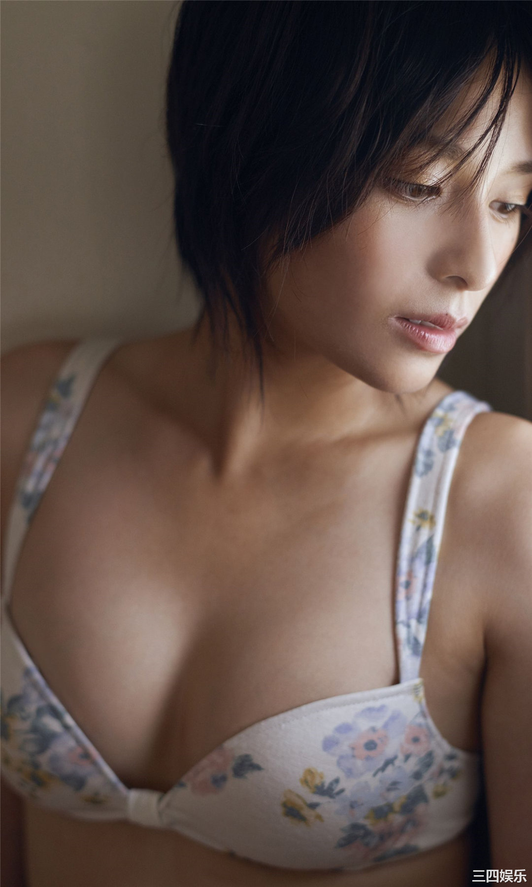 水崎绫女写真集《恋慕る》普清全本