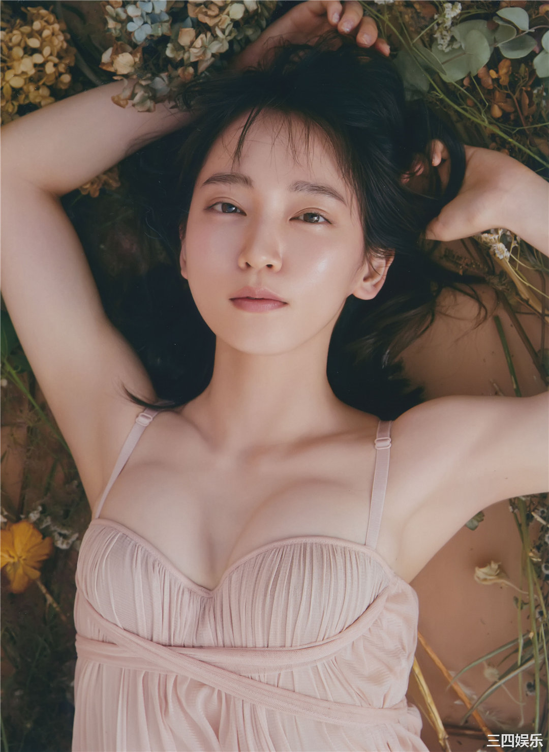 吉冈里帆写真集《里帆採取》高清全本