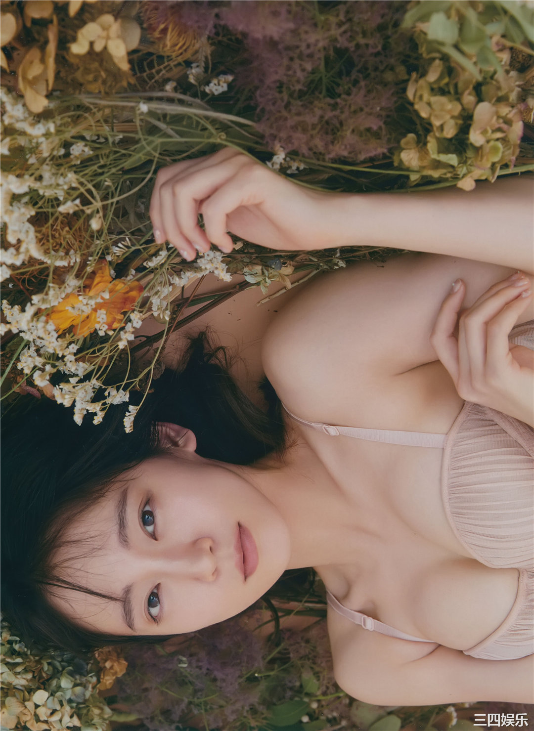 吉冈里帆写真集《里帆採取》高清全本