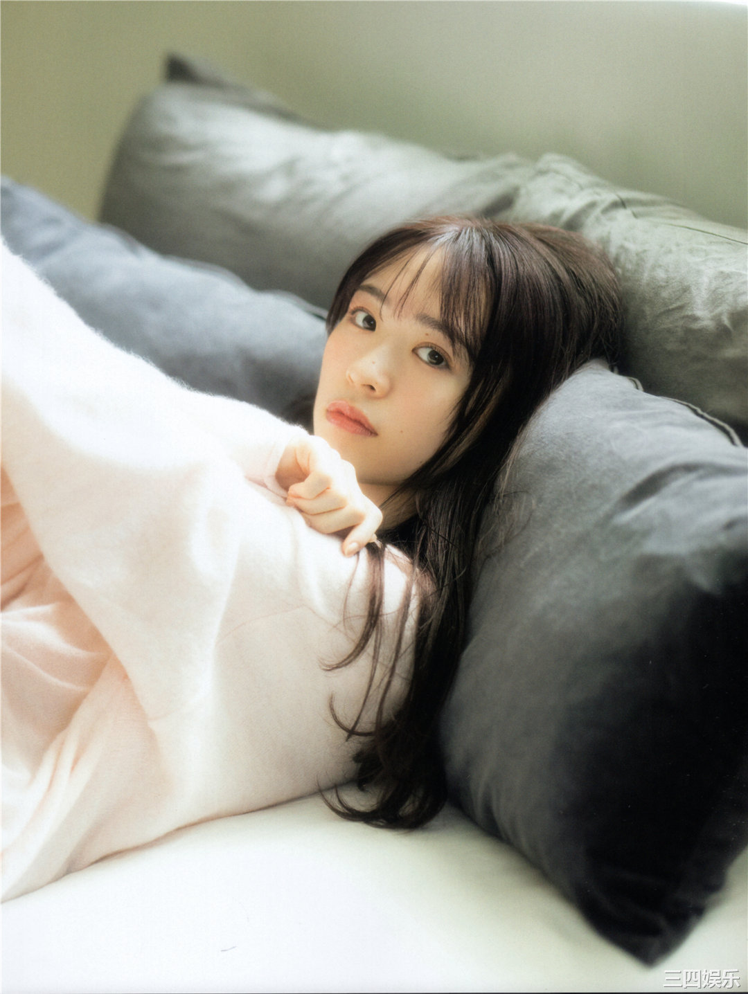 渡边米丽爱1ST写真集《消極的な華やかさ》高清全本