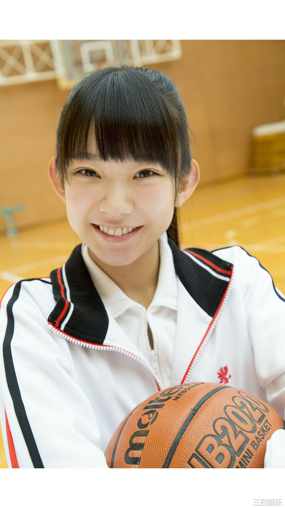 长泽茉里奈写真集《三つ編みスマイル》高清全本