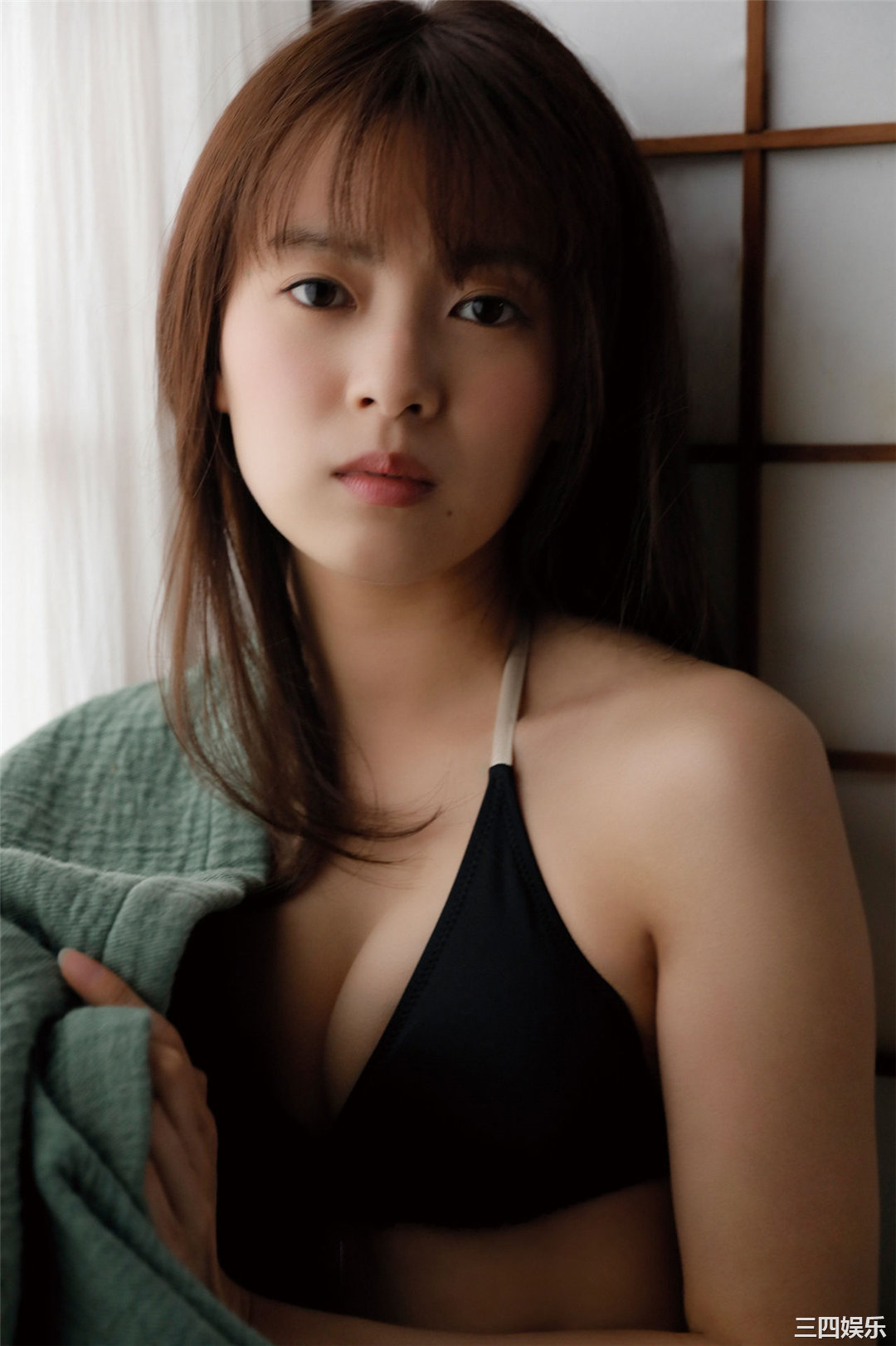 新条由芽写真集《キラめくヒロイン》高清全本