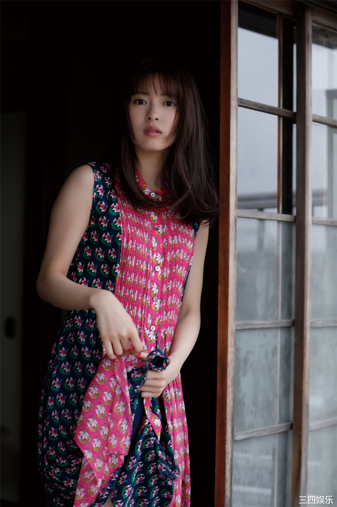 新条由芽写真集《キラめくヒロイン》高清全本