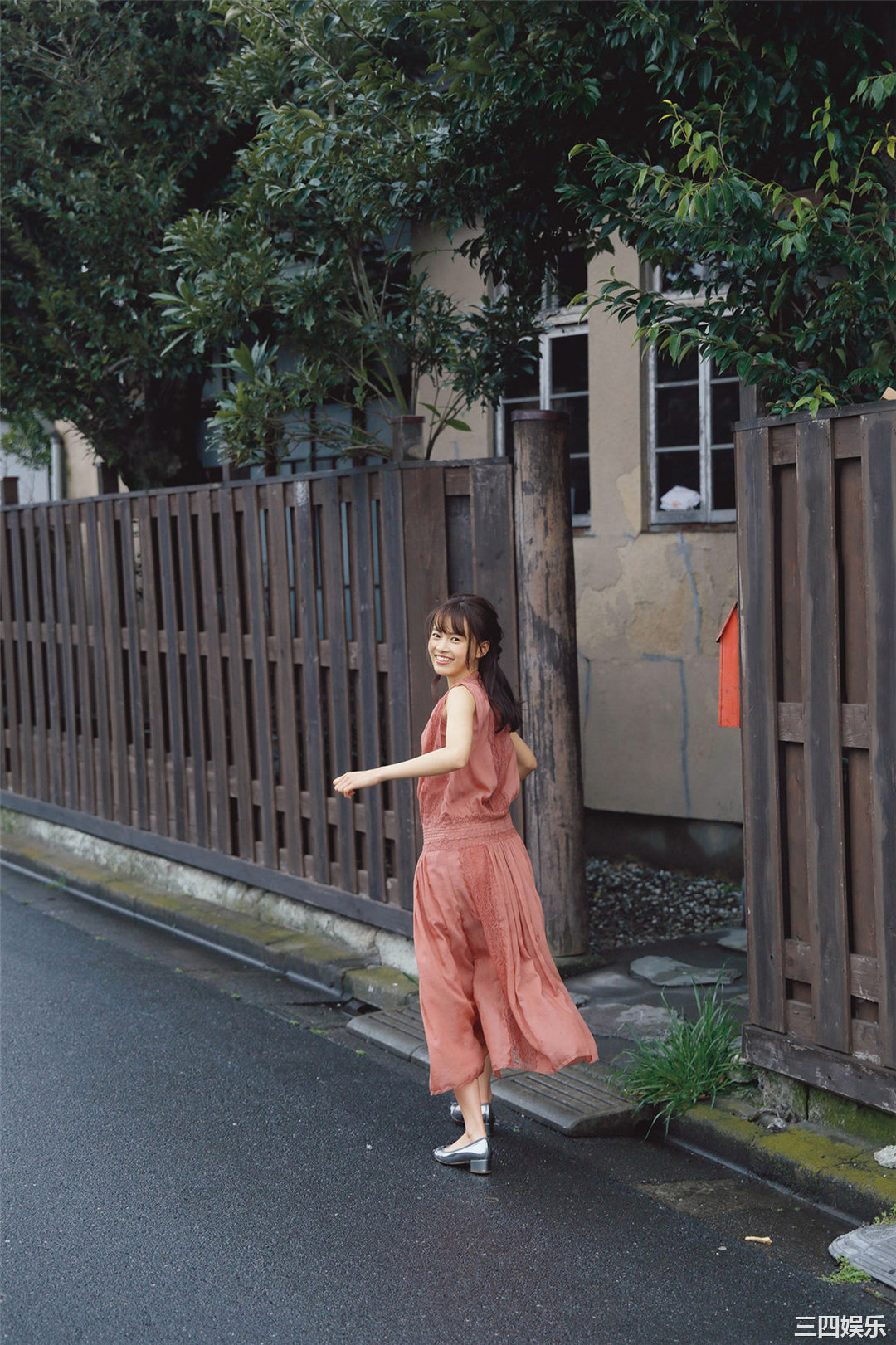 新条由芽写真集《キラめくヒロイン》高清全本