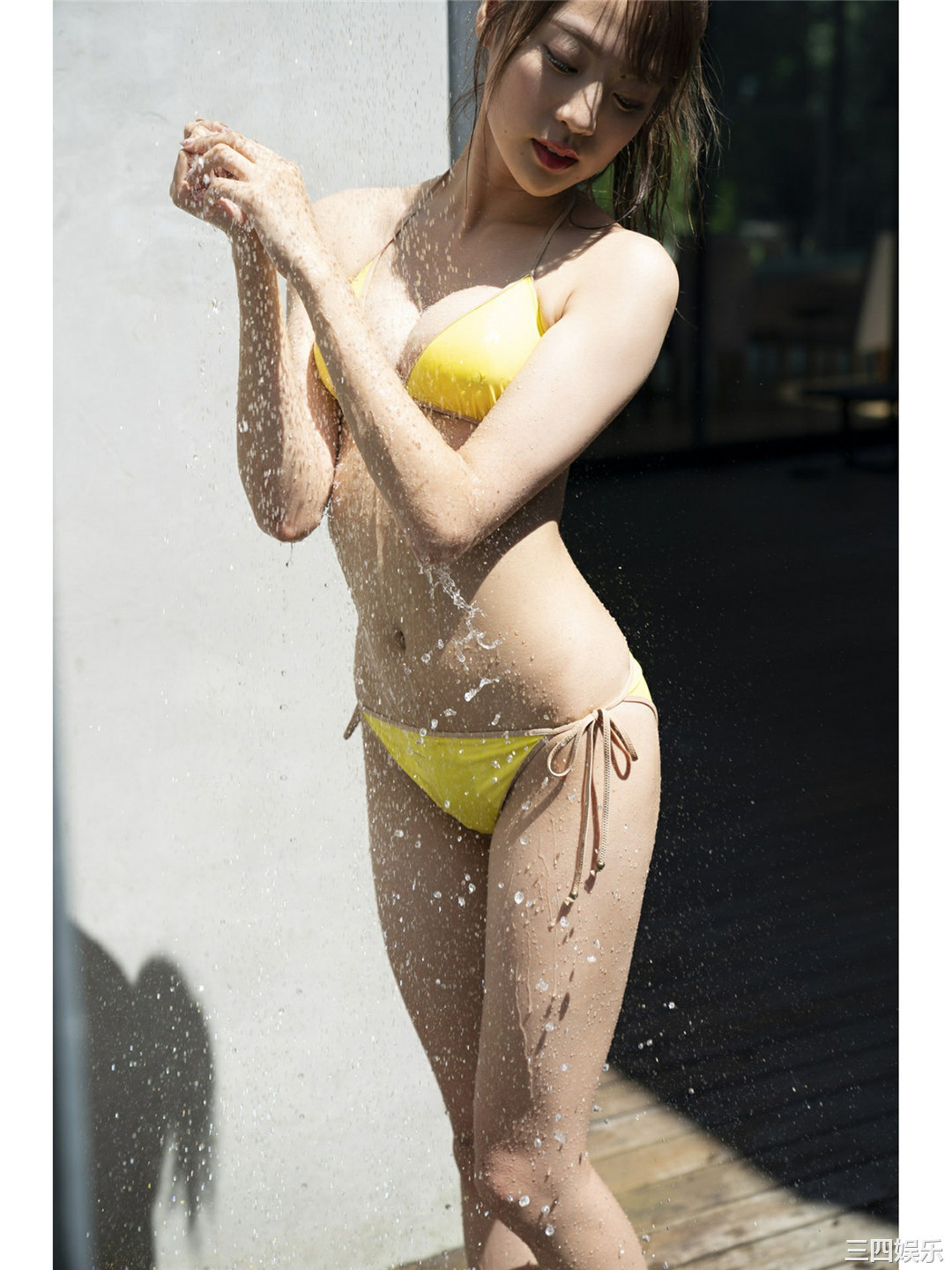 志田友美写真集《美脚天使は夢をみる》高清全本